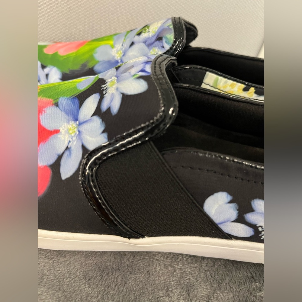 Ted Baker London Laulei floral slip-on sneakers w/ gold accents. Pink, blue. 9 - Picture 6 of 11